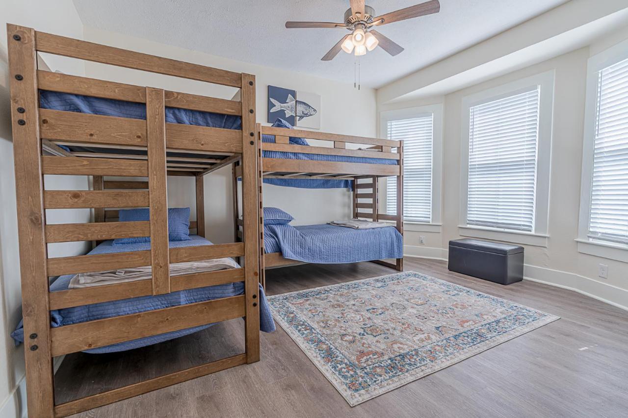 Uptown Cottage Newly Updated Home Near The Strand Galveston Harbor And Utmb Dış mekan fotoğraf