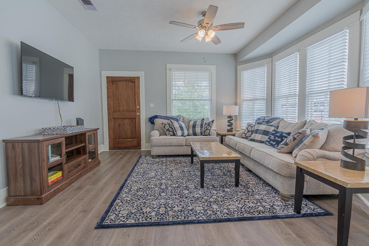 Uptown Cottage Newly Updated Home Near The Strand Galveston Harbor And Utmb Dış mekan fotoğraf